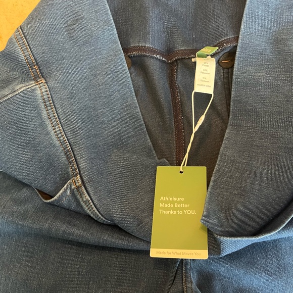 Halara Pull on Jeans - Picture 3 of 5